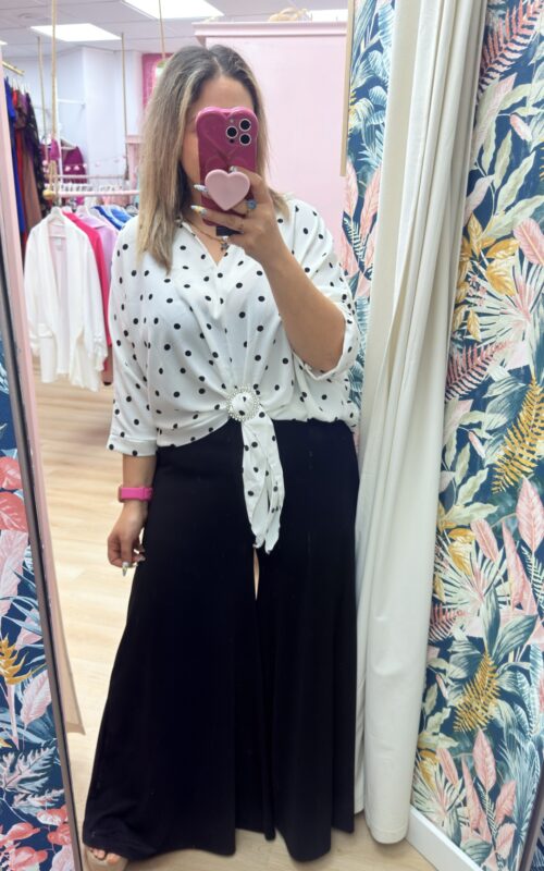 Blusa lunares broche blanco