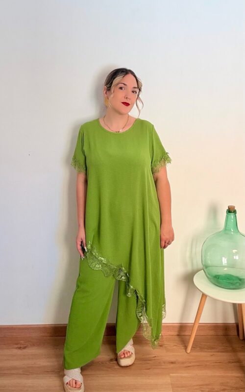 Conjunto asimetrico puntilla verde