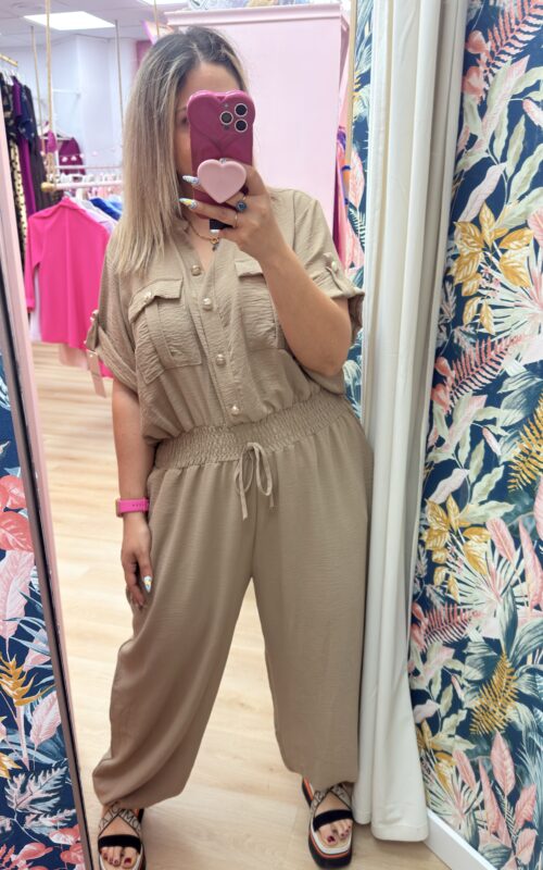 Mono cargo botones beige