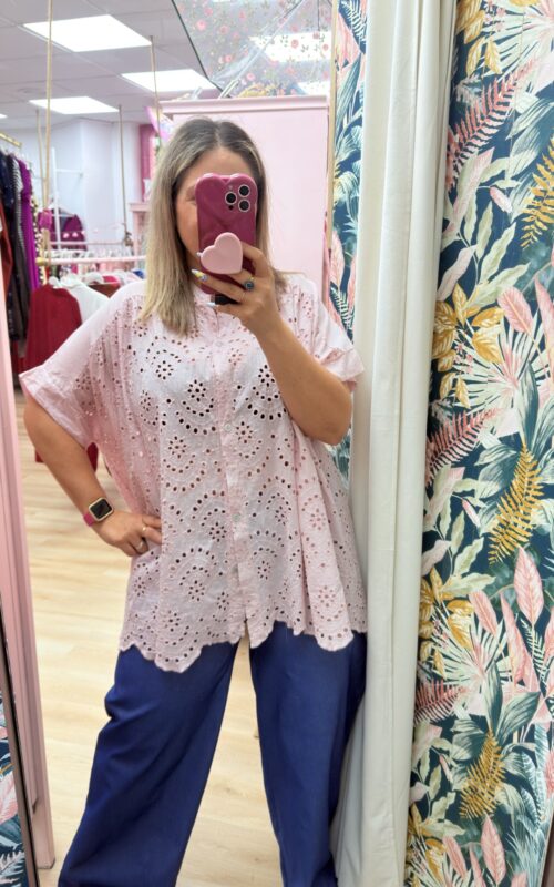 Blusa perforada rosa