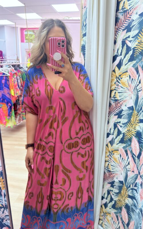 Vestido licra fria estampado fucsia dibujo
