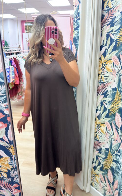 Vestido midi tachas marron