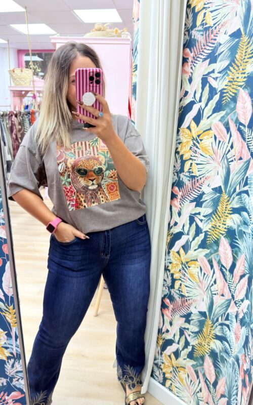 Camiseta tigre desgastada