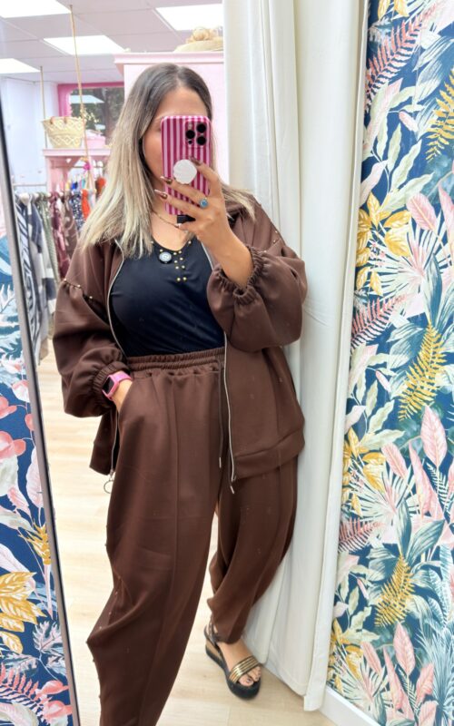 Pantalon tachas laterales marron