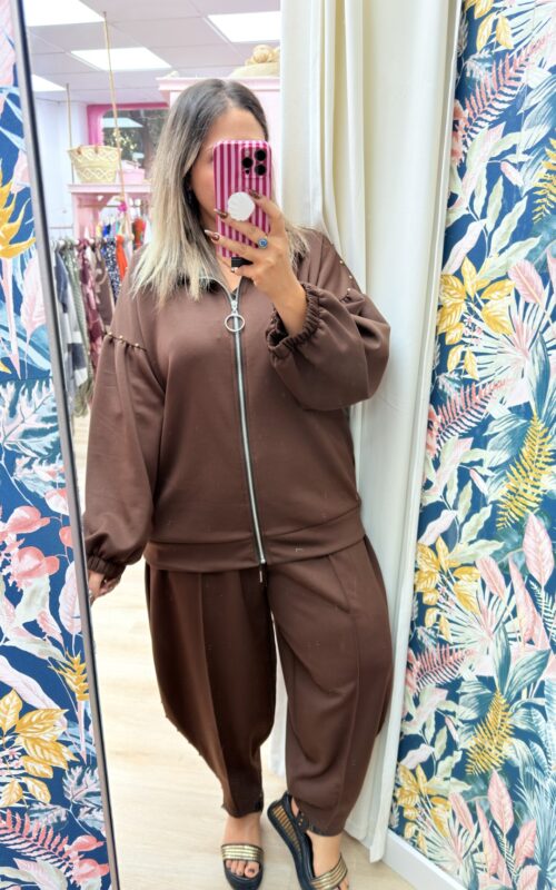 Sudadera tachas manga abullonada marron