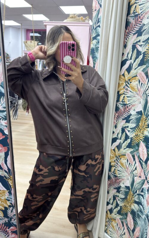 Sudadera tachuelas