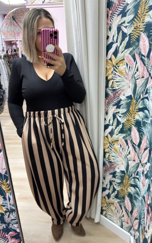 Pantalon rayas oscuro y beige