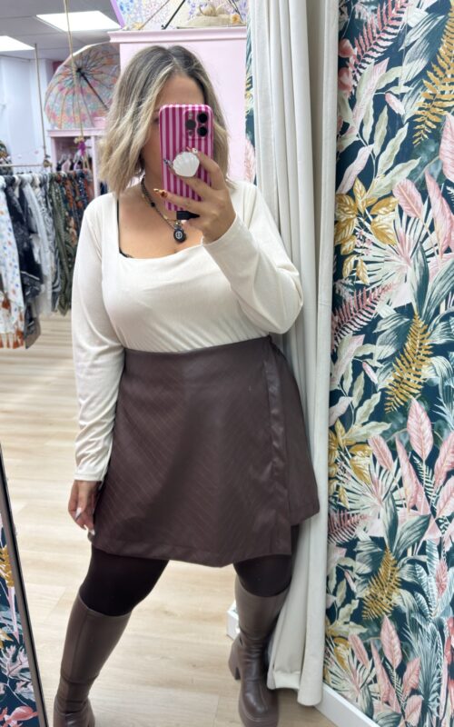 Falda pantalon polipiel